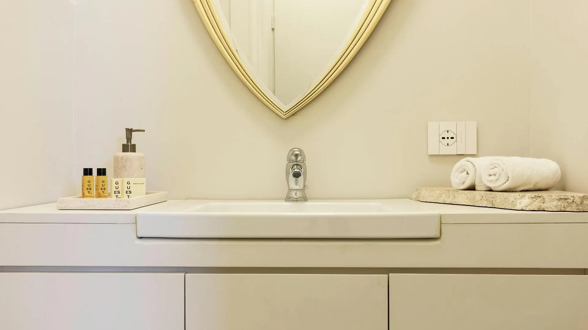 Lungarno Luxury Apartment فلورنس إيطاليا
