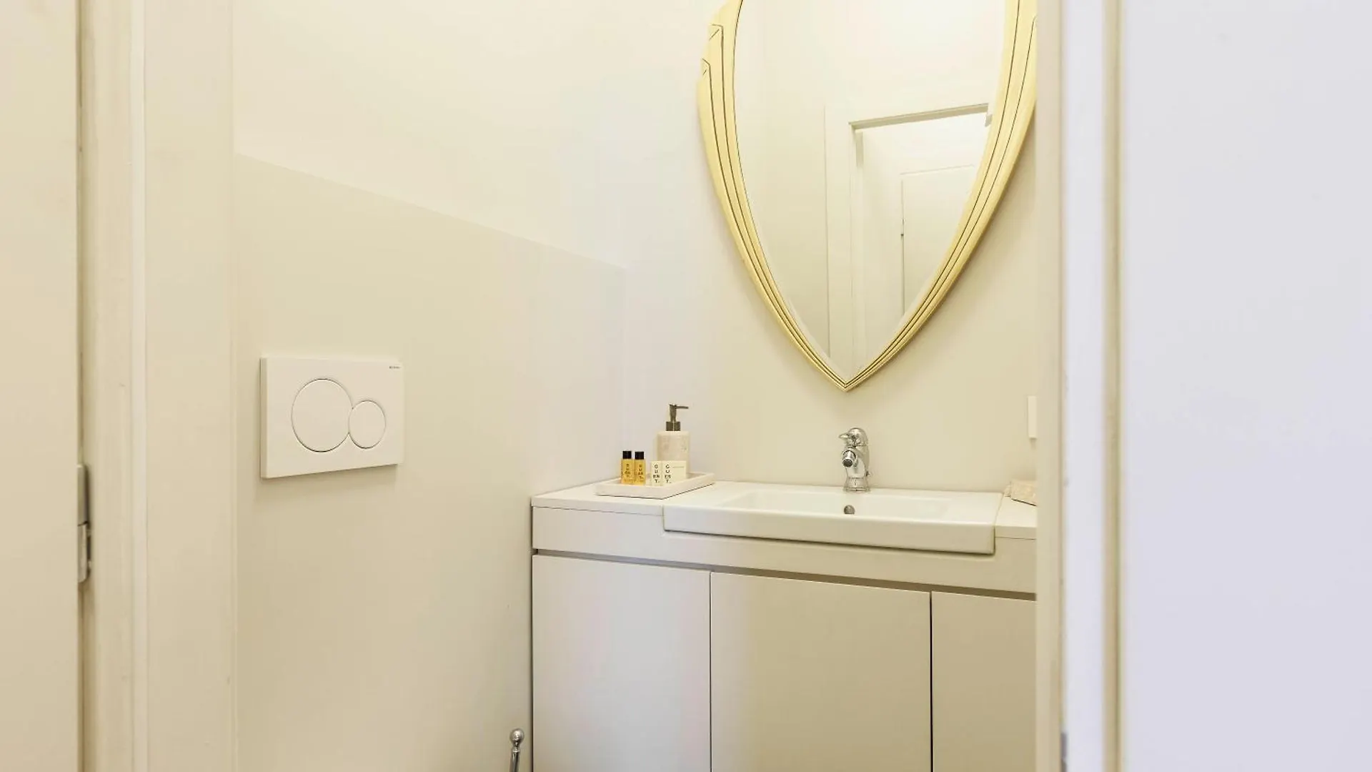 Lungarno Luxury Apartment Floransa